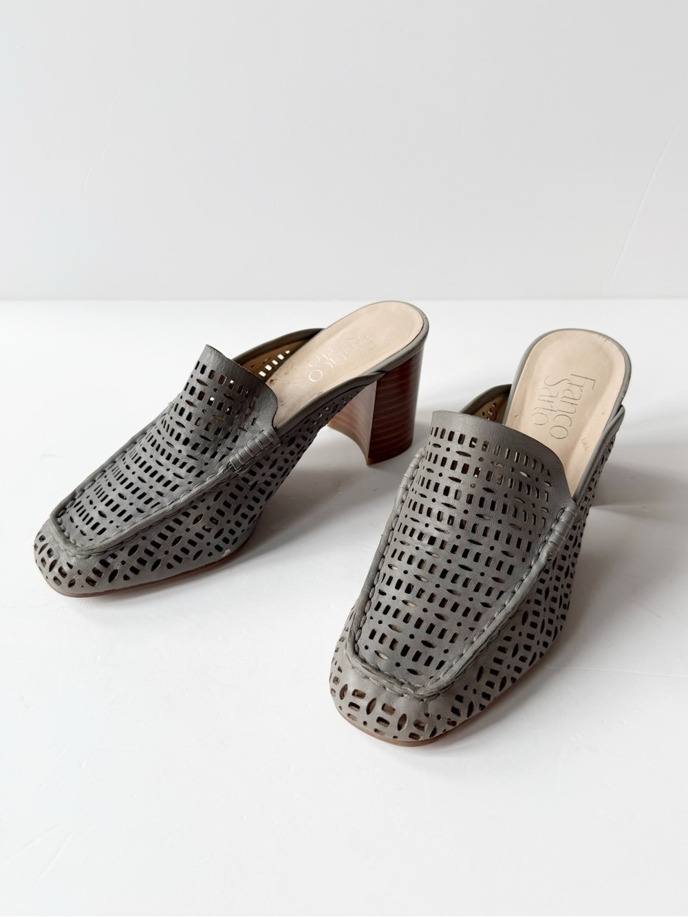 Franco Sarto Woman Gray Leather Perforated Mule Heel Sandals US6 Classic Preppy